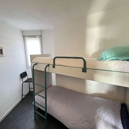 4 Pieces Avec Parking, Piscine Et Proche Au Cap D'agde - Fr-1-702-19 Apartamento