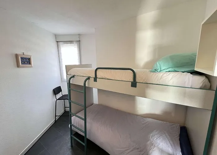 4 Pieces Avec Parking, Piscine Et Proche Au Cap D'agde - Fr-1-702-19 Apartment