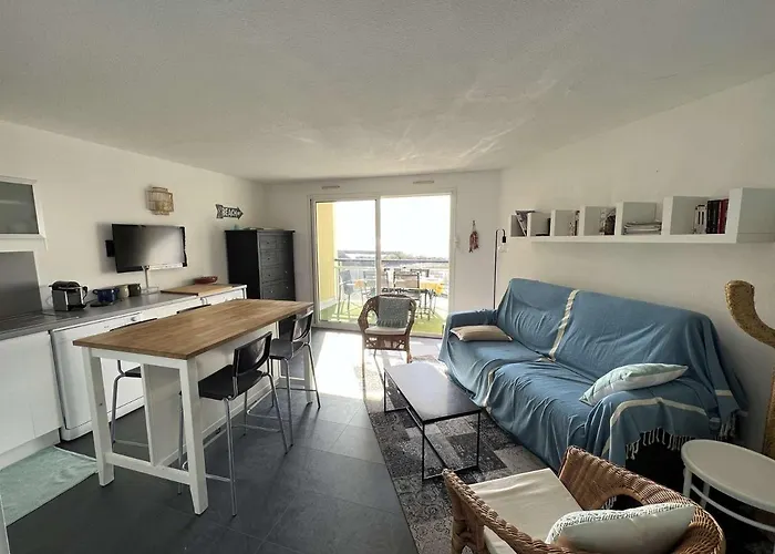 4 Pieces Avec Parking, Piscine Et Proche Au Cap D'agde - Fr-1-702-19 Apartment Agde
